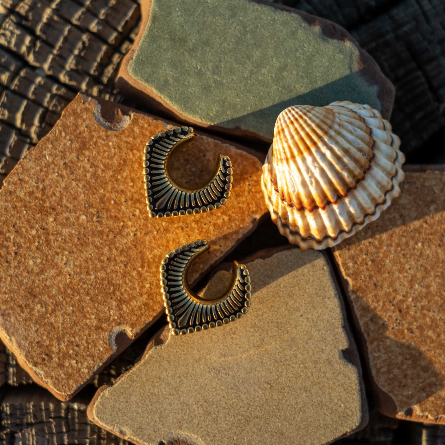 Ear Saddles "Pyramids"