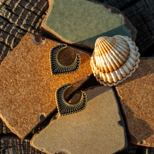 Ear Saddles "Pyramids"